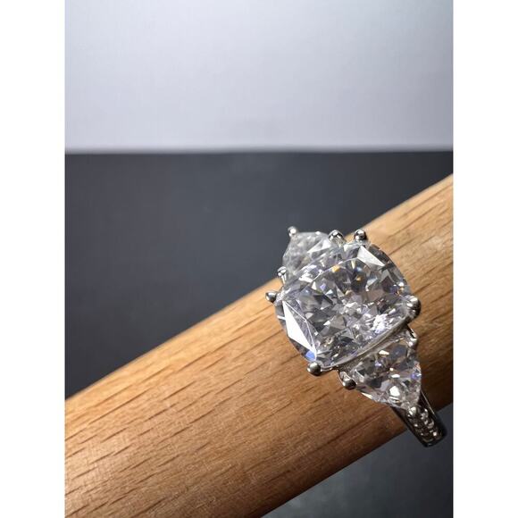 White cubic zirconia platinum over sterling silver ring size 9 - Picture 2 of 11